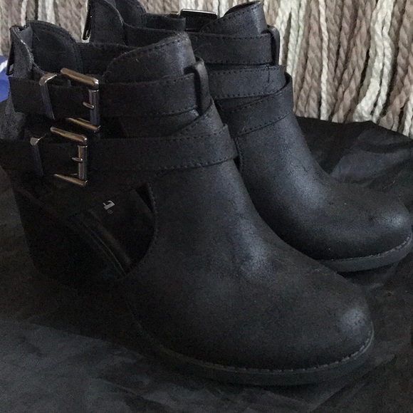 Black faux leather booties - Picture 2 of 6